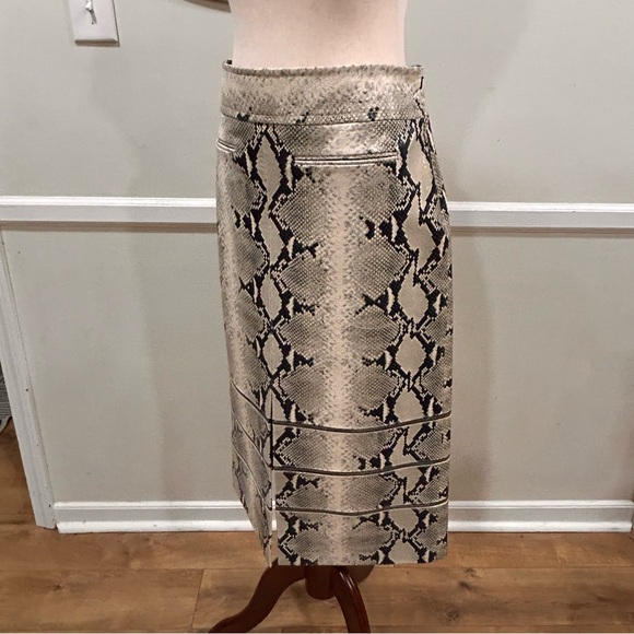 NWT $4400 KHAITE Isla leather skirt in natural snake - Size 10 - Picture 7 of 16